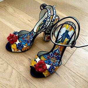 Dolce & Gabbana Ceramic Painted Majolica Print 3D Flowers sz 36